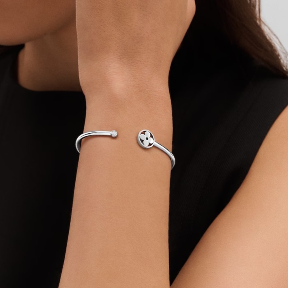 LOUIS VUITTON  Idylle Blossom Twist Bracelet, White Gold